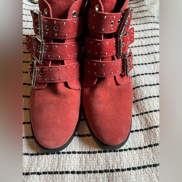 Topshop Red Suede Buckle Boho Rocker Ankle Boots, EU 38 - Picture 2 of 9